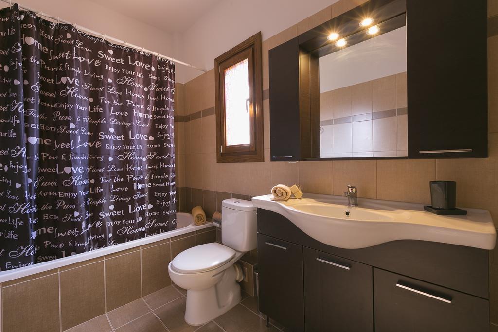 Velia Boutique Apartments Ouranoupoli Bagian luar foto